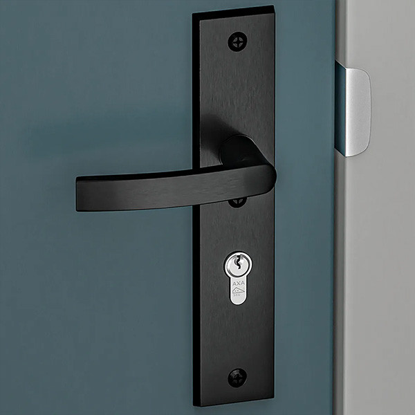 AXA Veiligheidsbeslag met duwer | AXA | Edge Plus | 55 mm  (Kerntrekbeveiliging, Aluminium, Zwart) 6667351855K K010809406 - 3