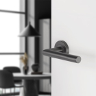Differnz Deurklink | Differnz | Amsterdam (Rond rozet, RVS, Gun metal) 86.020.26 K010830373 - 2