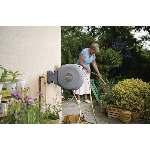 HOZELOCK Slangenwagen met 20 meter slang aanbieding bij Hornbach