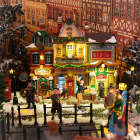 Lemax Kerstdorp | Lemax | Mrs. Cratchit’s Christmas Shoppes | Caddington Village (Led) 55314-EU K151001090 - 2