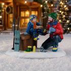 Lemax Kerstminiatuur | Lemax | Father And Son Ski Day | Vail Village (Handgeschilderd) 62633 K151001564 - 2