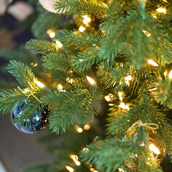 National Tree Company Kunstkerstboom | National Tree Company | Mulberry | 2.43 meter (900 leds, 3525 tips, PVC/PE) 31HMULG80L K151100035 - 3