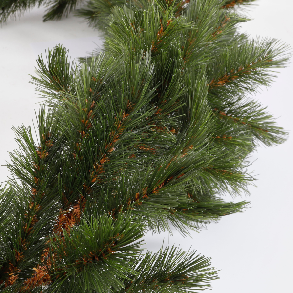Triumph Tree Guirlande | Triumph Tree | Forest Frosted | 2.7 meter (Bevroren, Binnen) 386266 K151100146 - 3