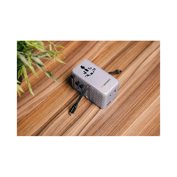 Verbatim Universele reisstekker met USB | Verbatim | Charge n Travel | Wereld naar Wereld (Uitschuifbaar, 1x USB A, 3x USB C, Paars) 30188 K050801125 - 3