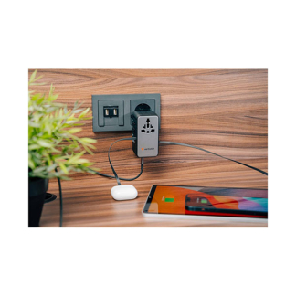 Verbatim Universele reisstekker met USB | Verbatim | Charge n Travel | Wereld naar Wereld (Uitschuifbaar, 1x USB A, 3x USB C, Zwart) 30186 K050801123 - 3