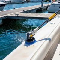 Boot schoonmaken met reinigingsborstel
