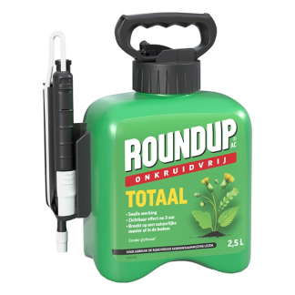 Onkruidverdelger met druikpsuit paardenbloemen